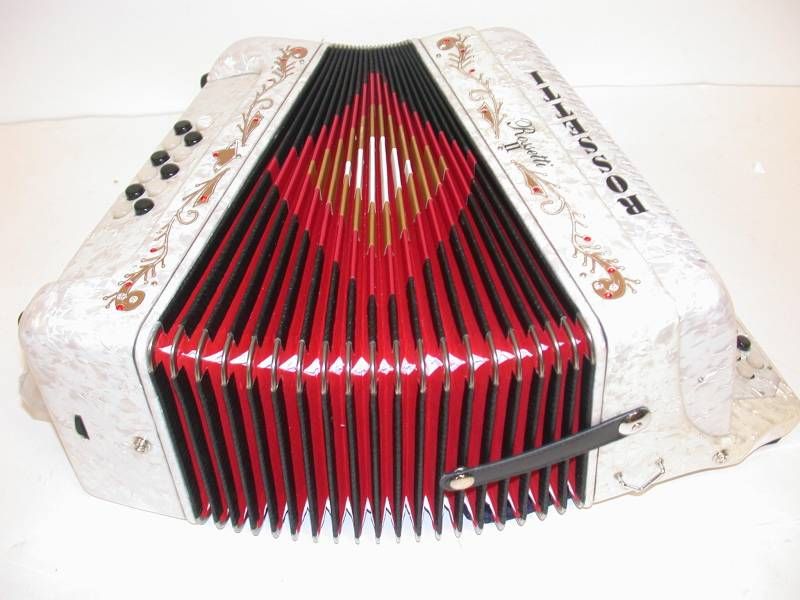 Rossetti 34 Button Accordion 12 Bass GERMAN REEDS, WHITE, Key GCF 