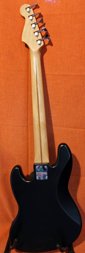 Fender Jazz Bass 5 String MIM with Custom Black Molded Case  